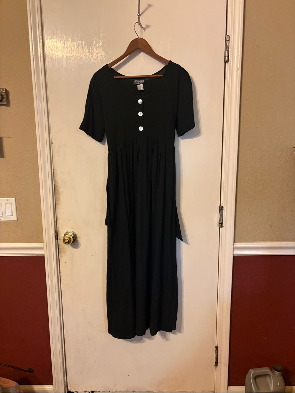 Vtg All that Jazz Black Maxi Short Sleeve Dress with Front Buttons and back tie
